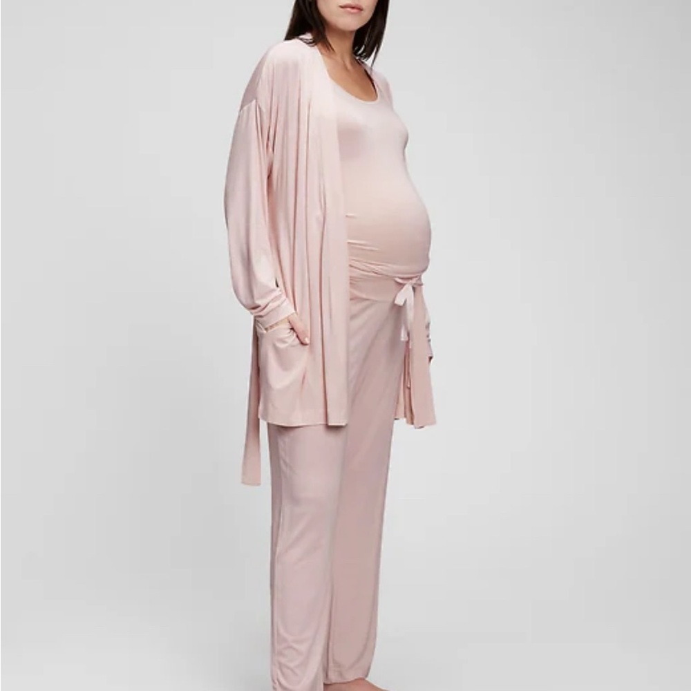 NWOT GAP Maternity Robe Set
